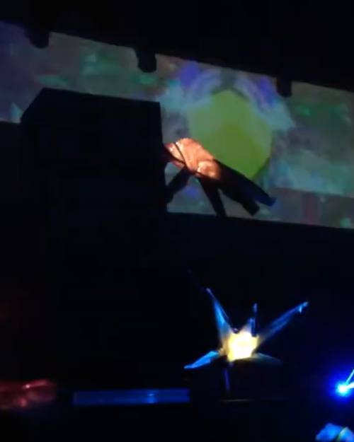 Tipper set with Cyber-Café projections